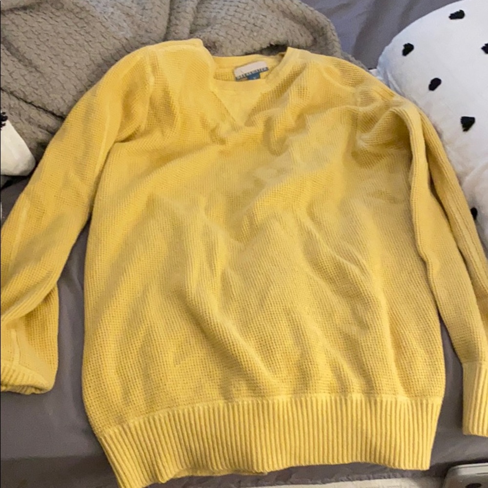 mustard yellow sweater !